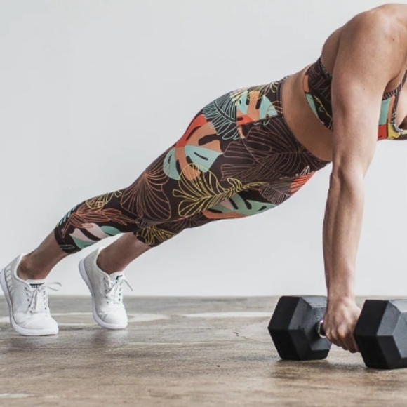 NOBULL High-Rise Crop Leggings in Oasis Floral print - Picture 1 of 12
